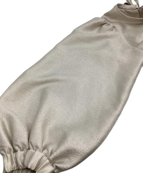 YORI（ヨリ）YORI (ヨリ) シャイニーパフブラウス ベージュ サイズ:SIZE 38の古着・服飾アイテム