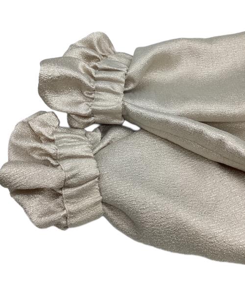 YORI（ヨリ）YORI (ヨリ) シャイニーパフブラウス ベージュ サイズ:SIZE 38の古着・服飾アイテム
