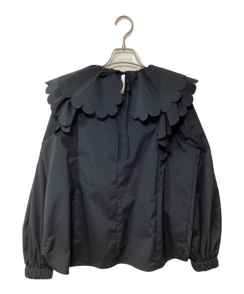 YORI（ヨリ）YORI (ヨリ) たっぷりスカラップブラウス ブラック サイズ:38 未使用品の古着・服飾アイテム