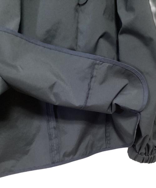 YORI（ヨリ）YORI (ヨリ) たっぷりスカラップブラウス ブラック サイズ:38 未使用品の古着・服飾アイテム