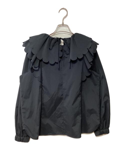 YORI（ヨリ）YORI (ヨリ) たっぷりスカラップブラウス ブラック サイズ:38の古着・服飾アイテム