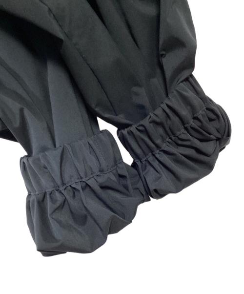 YORI（ヨリ）YORI (ヨリ) たっぷりスカラップブラウス ブラック サイズ:38の古着・服飾アイテム