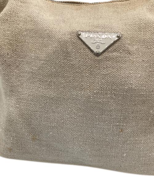 PRADA（プラダ）PRADA (プラダ) ワンショルダーバッグ アイボリーの古着・服飾アイテム