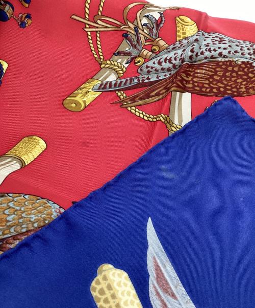 HERMES（エルメス）HERMES (エルメス) カレ90	LES OISEAUX DU ROY(王の鳥たち) ブルー×レッドの古着・服飾アイテム