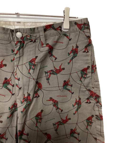 WHITE MOUNTAINEERING（ホワイトマウンテ二アニング）WHITE MOUNTAINEERING (ホワイトマウンテ二アニング) ハーフパンツ グレー サイズ:Lの古着・服飾アイテム
