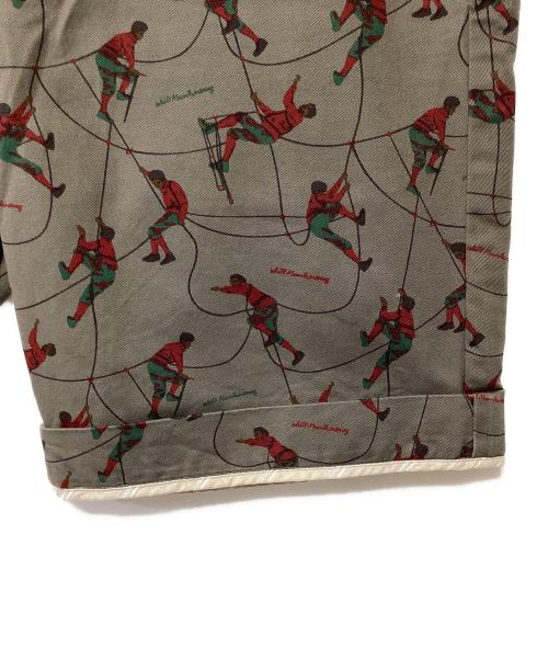 WHITE MOUNTAINEERING（ホワイトマウンテ二アニング）WHITE MOUNTAINEERING (ホワイトマウンテ二アニング) ハーフパンツ グレー サイズ:Lの古着・服飾アイテム