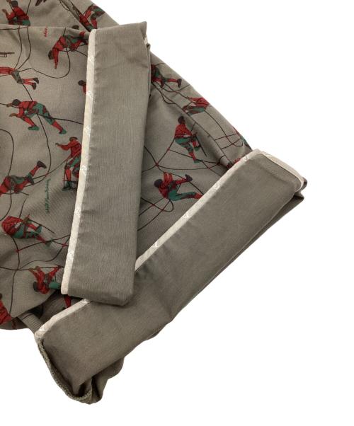 WHITE MOUNTAINEERING（ホワイトマウンテ二アニング）WHITE MOUNTAINEERING (ホワイトマウンテ二アニング) ハーフパンツ グレー サイズ:Lの古着・服飾アイテム