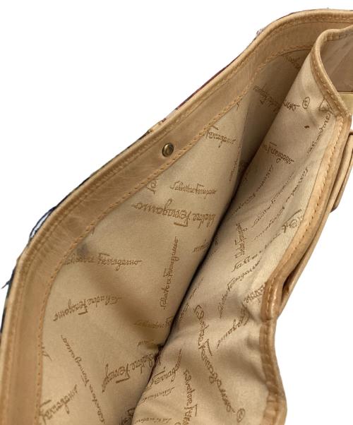 Ferragamo（フェラガモ）Ferragamo (フェラガモ) 2つ折り財布 ベージュの古着・服飾アイテム