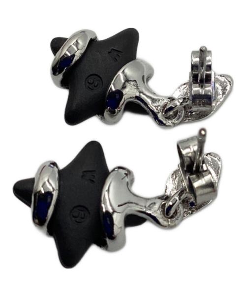 Wedgwood（ウェッジウッド）Wedgwood (ウェッジウッド) ピアス　ブラックスター ブラック×シルバーカラーの古着・服飾アイテム