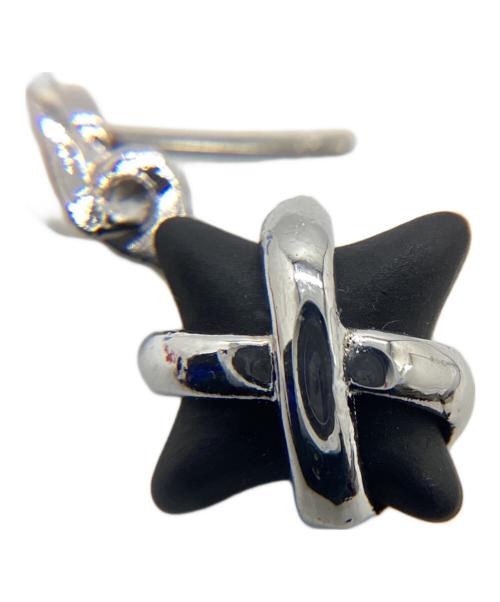 Wedgwood（ウェッジウッド）Wedgwood (ウェッジウッド) ピアス　ブラックスター ブラック×シルバーカラーの古着・服飾アイテム