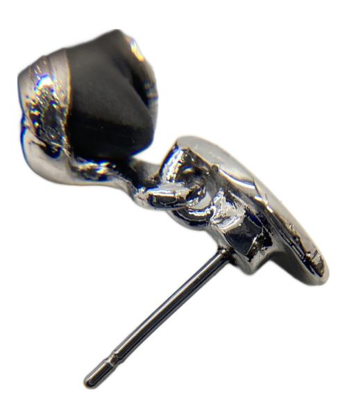 Wedgwood（ウェッジウッド）Wedgwood (ウェッジウッド) ピアス　ブラックスター ブラック×シルバーカラーの古着・服飾アイテム