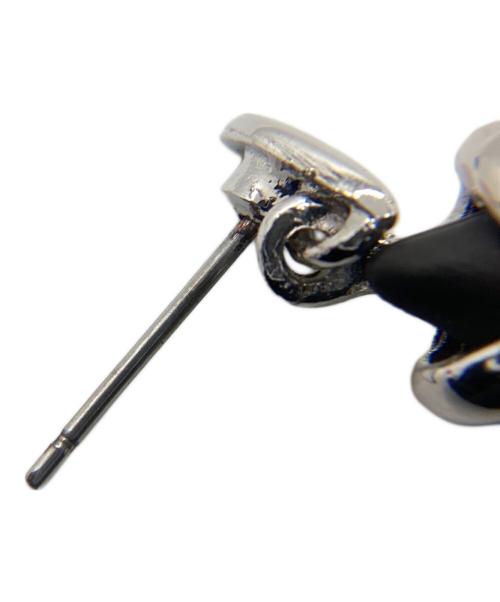 Wedgwood（ウェッジウッド）Wedgwood (ウェッジウッド) ピアス　ブラックスター ブラック×シルバーカラーの古着・服飾アイテム