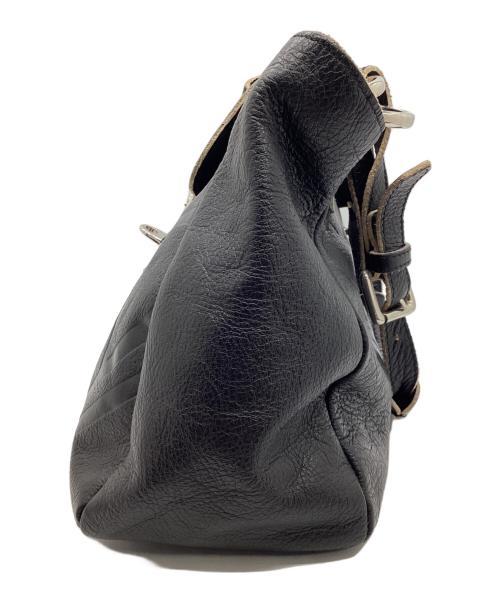 Vivienne Westwood（ヴィヴィアンウエストウッド）Vivienne Westwood (ヴィヴィアンウエストウッド) セミショルダーバッグ　オーヴ型押ターンロック ブラックの古着・服飾アイテム