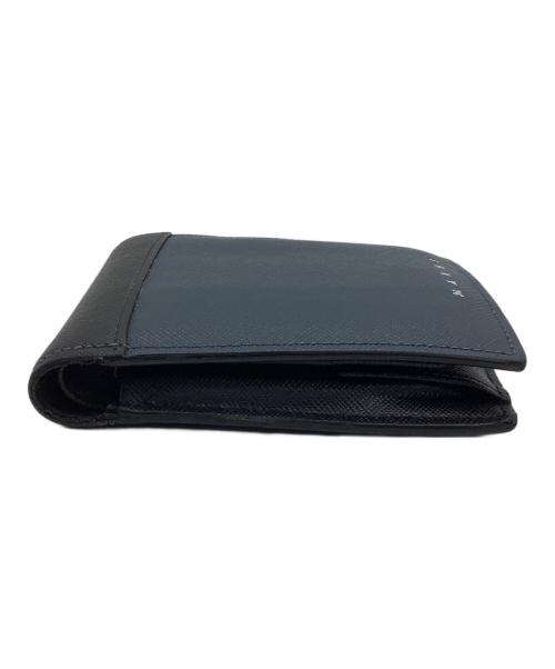 MARNI（マルニ）MARNI (マルニ) 2つ折り財布 ネイビー×ブラックの古着・服飾アイテム