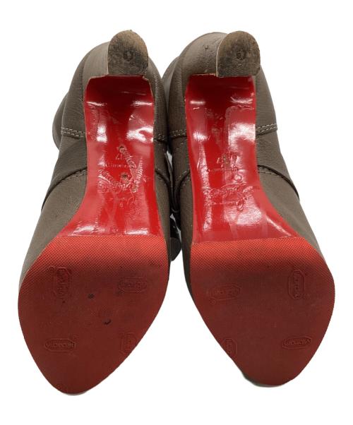 Christian Louboutin（クリスチャン・ルブタン）Christian Louboutin (クリスチャン・ルブタン) ヒールブーツ ベージュ サイズ:37の古着・服飾アイテム