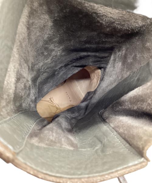 Christian Louboutin（クリスチャン・ルブタン）Christian Louboutin (クリスチャン・ルブタン) ヒールブーツ ベージュ サイズ:37の古着・服飾アイテム