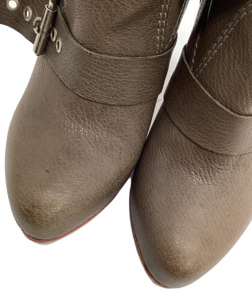 Christian Louboutin（クリスチャン・ルブタン）Christian Louboutin (クリスチャン・ルブタン) ヒールブーツ ベージュ サイズ:37の古着・服飾アイテム