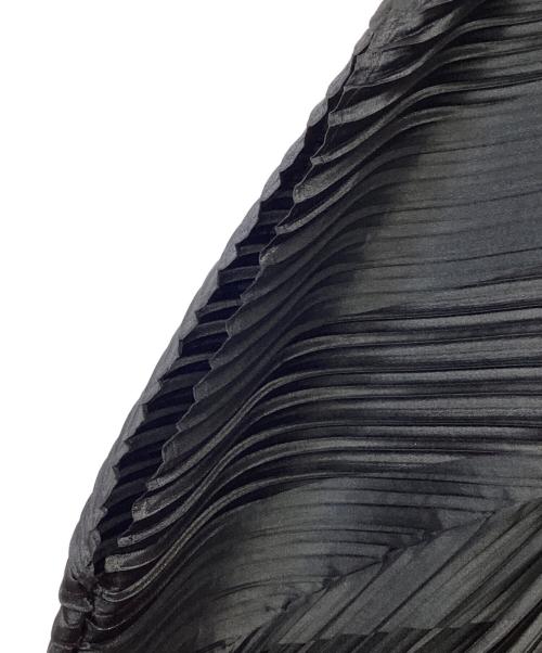 ISSEY MIYAKE（イッセイミヤケ）ISSEY MIYAKE (イッセイミヤケ) プリーツアシンメトリーボーダーチュニック ブラック サイズ:2の古着・服飾アイテム