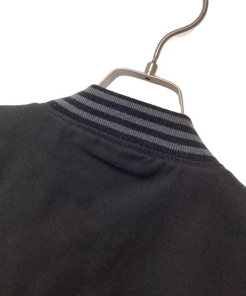 UNDEFEATED（アンディフィーテッド）UNDEFEATED (アンディフィーテッド) ベースボールジャケット ブラック×グレー サイズ:MEDIUMの古着・服飾アイテム