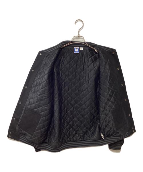 UNDEFEATED（アンディフィーテッド）UNDEFEATED (アンディフィーテッド) ベースボールジャケット ブラック×グレー サイズ:MEDIUMの古着・服飾アイテム