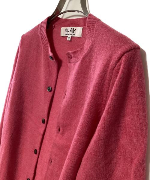 PLAY COMME des GARCONS（プレイコムデギャルソン）PLAY COMME des GARCONS (プレイコムデギャルソン) 薄手カーディガン ピンク サイズ:Sの古着・服飾アイテム