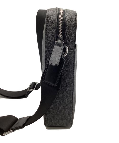 MICHAEL KORS（マイケル・コース）MICHAEL KORS (マイケル・コース) ショルダーバッグ ブラックの古着・服飾アイテム