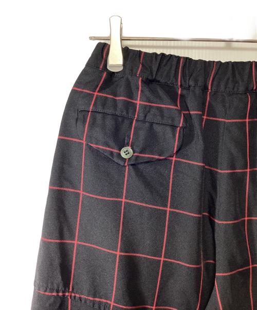 BLACK COMME des GARCONS（ブラックコムデギャルソン）BLACK COMME des GARCONS (ブラックコムデギャルソン) クロップドパンツ ブラック×レッド サイズ:Sの古着・服飾アイテム