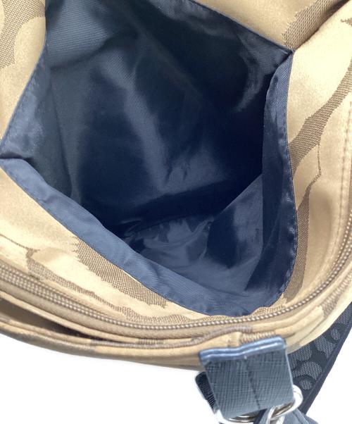 marimekko（マリメッコ）marimekko (マリメッコ) ロゴストラップショルダーバッグ ベージュの古着・服飾アイテム