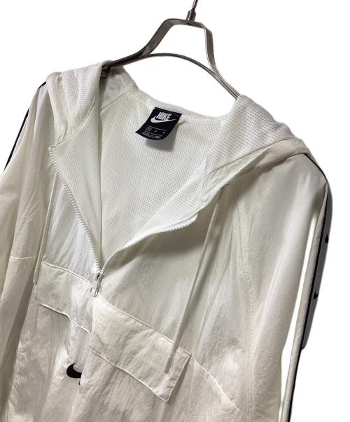 NIKE（ナイキ）NIKE (ナイキ) ナイロンジャケット ホワイト サイズ:Mの古着・服飾アイテム