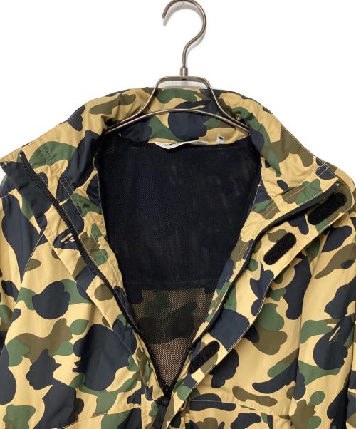 A BATHING APE（ア ベイシング エイプ）A BATHING APE (ア ベイシング エイプ) ナイロンジャケット ベージュ×グリーン×ブラック サイズ:Mの古着・服飾アイテム