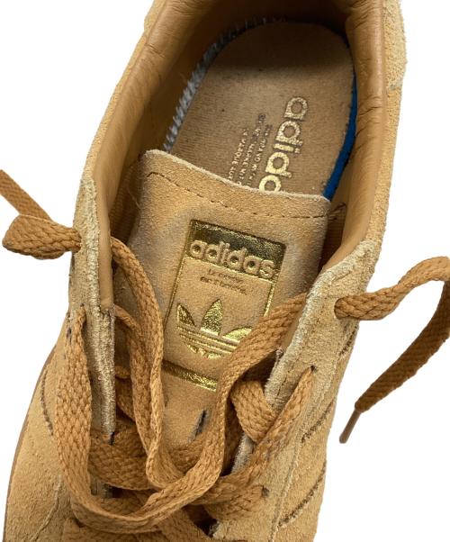 adidas（アディダス）adidas (アディダス) ローカットスニーカー キャメル サイズ:235の古着・服飾アイテム