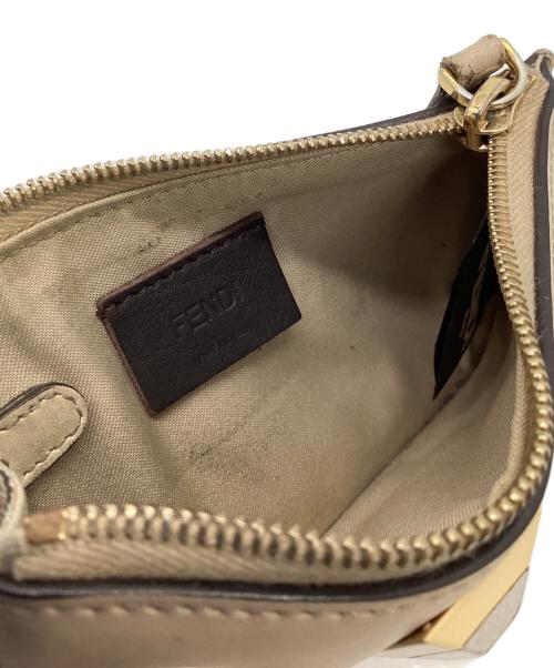 FENDI（フェンディ）FENDI (フェンディ) マルチスタッズコインケース ベージュの古着・服飾アイテム
