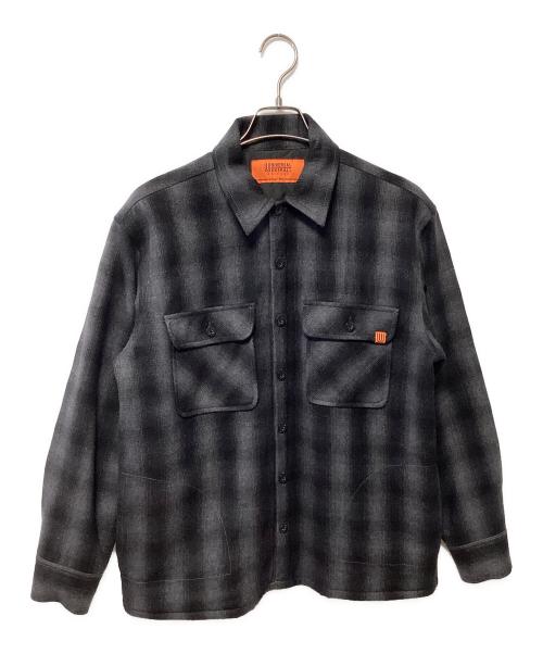 UNIVERSAL OVERALL（ユニバーサルオーバーオール）UNIVERSAL OVERALL (ユニバーサルオーバーオール) シャツジャケット グレー×ブラック サイズ:Mの古着・服飾アイテム