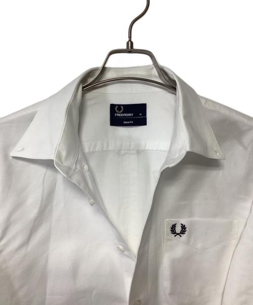 FRED PERRY（フレッドペリー）FRED PERRY (フレッドペリー) オックスフォードボタンダウンシャツ ホワイト サイズ:Mの古着・服飾アイテム