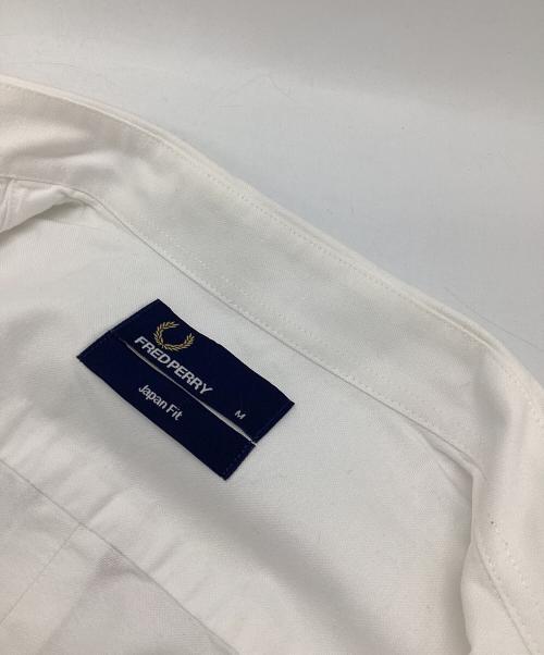 FRED PERRY（フレッドペリー）FRED PERRY (フレッドペリー) オックスフォードボタンダウンシャツ ホワイト サイズ:Mの古着・服飾アイテム