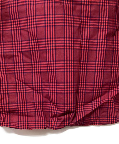 WHITE MOUNTAINEERING（ホワイトマウンテ二アニング）WHITE MOUNTAINEERING (ホワイトマウンテ二アニング) ゴアテックスマウンテンパーカー レッド サイズ:SIZE Mの古着・服飾アイテム