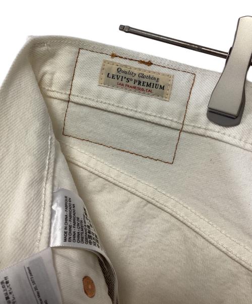 LEVI'S（リーバイス）LEVI'S (リーバイス) DAY ORIGINAL FIT WHITE PATTERN ホワイト サイズ:W32 L30の古着・服飾アイテム