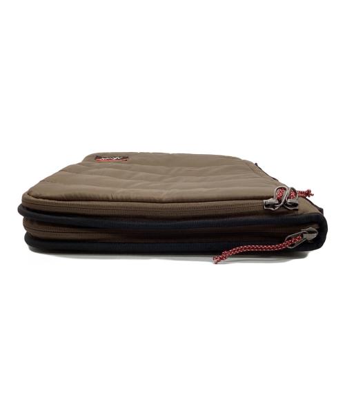 NANGA（ナンガ）NANGA (ナンガ) タブレットケース カーキの古着・服飾アイテム