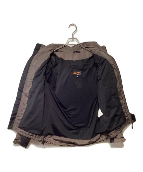 henly begins（ヘンリービギンズ）henly begins (ヘンリービギンズ) ソフトシェルジャケット ブラウン×ブラック サイズ:Mの古着・服飾アイテム