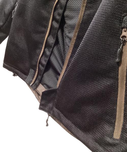 henly begins（ヘンリービギンズ）henly begins (ヘンリービギンズ) ソフトシェルジャケット ブラウン×ブラック サイズ:Mの古着・服飾アイテム