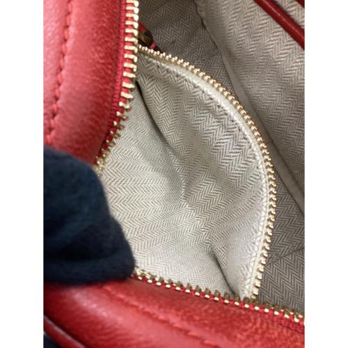 TORY BURCH（トリーバーチ）TORY BURCH (トリーバーチ) キラシェブロンカメラバッグ レッド×ピンクの古着・服飾アイテム