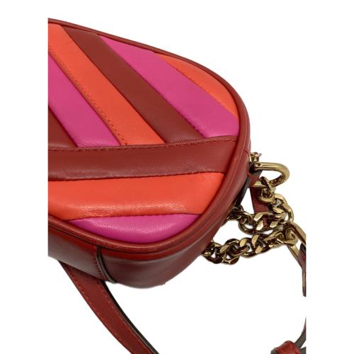TORY BURCH（トリーバーチ）TORY BURCH (トリーバーチ) キラシェブロンカメラバッグ レッド×ピンクの古着・服飾アイテム