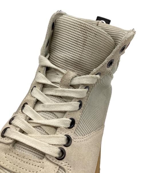 DIESEL（ディーゼル）DIESEL (ディーゼル) ミドカットスニーカー アイボリー サイズ:25.5の古着・服飾アイテム