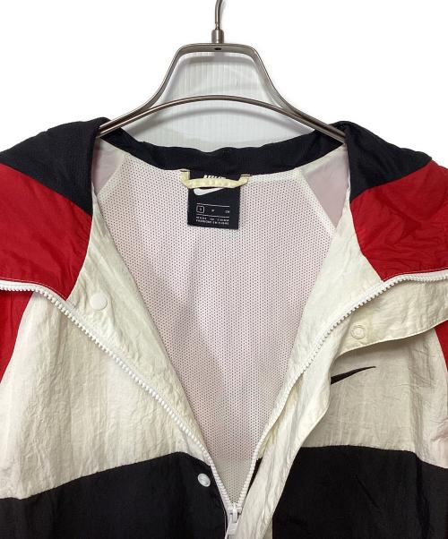 NIKE（ナイキ）NIKE (ナイキ) スウッシュフーディウーブンジャケット レッド×ブラック×オフホワイト サイズ:Sの古着・服飾アイテム