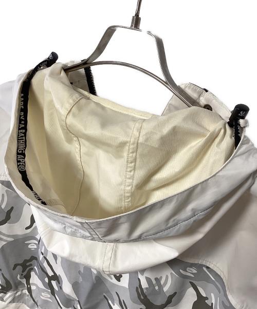 A BATHING APE（ア ベイシング エイプ）A BATHING APE (ア ベイシング エイプ) ジャケット ホワイト サイズ:Mの古着・服飾アイテム