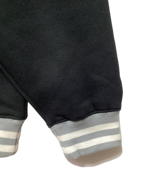 FUBU（フブ）FUBU (フブ) 刺繍スウェット ブラック×ライトグレー サイズ:Mの古着・服飾アイテム