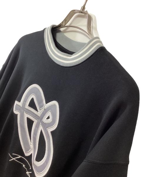 FUBU（フブ）FUBU (フブ) 刺繍スウェット ブラック×ライトグレー サイズ:Mの古着・服飾アイテム