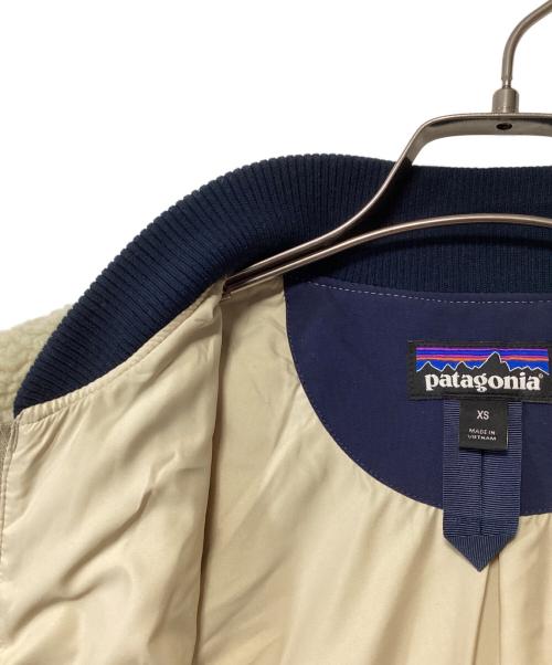 Patagonia（パタゴニア）Patagonia (パタゴニア) Retro-X Bomber Jacket ホワイト×ネイビー サイズ:XSの古着・服飾アイテム