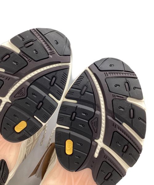 asics（アシックス）asics (アシックス) ローカットスニーカー ライトグレー×ベージュ サイズ:28.0 未使用品の古着・服飾アイテム