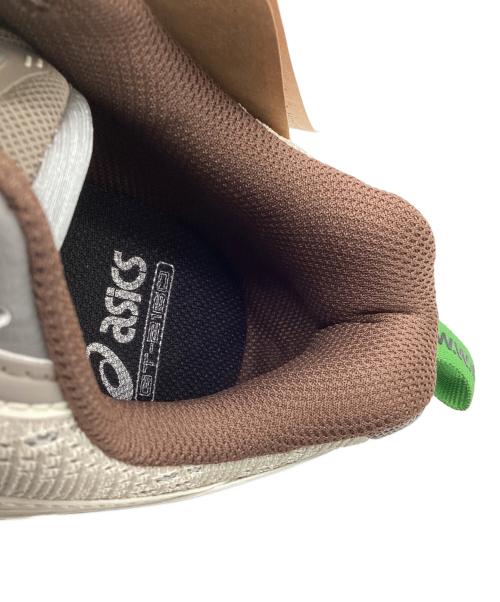 asics（アシックス）asics (アシックス) ローカットスニーカー ライトグレー×ベージュ サイズ:28.0 未使用品の古着・服飾アイテム